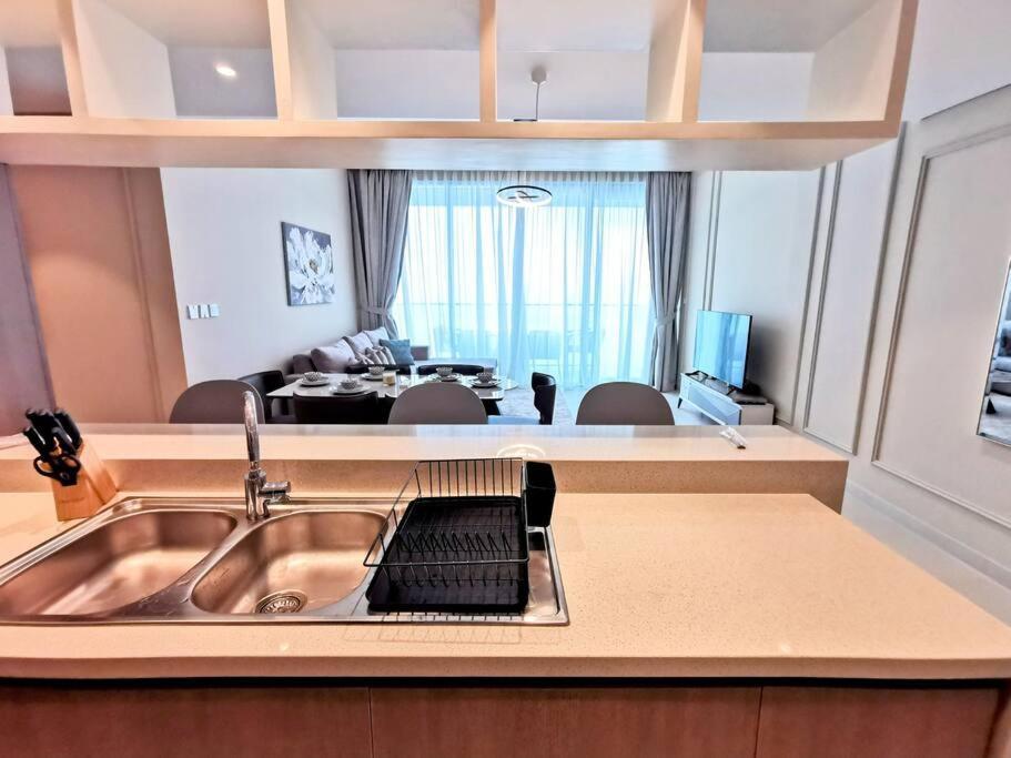 Like - 5401 Modern With Burj Khalifa View *