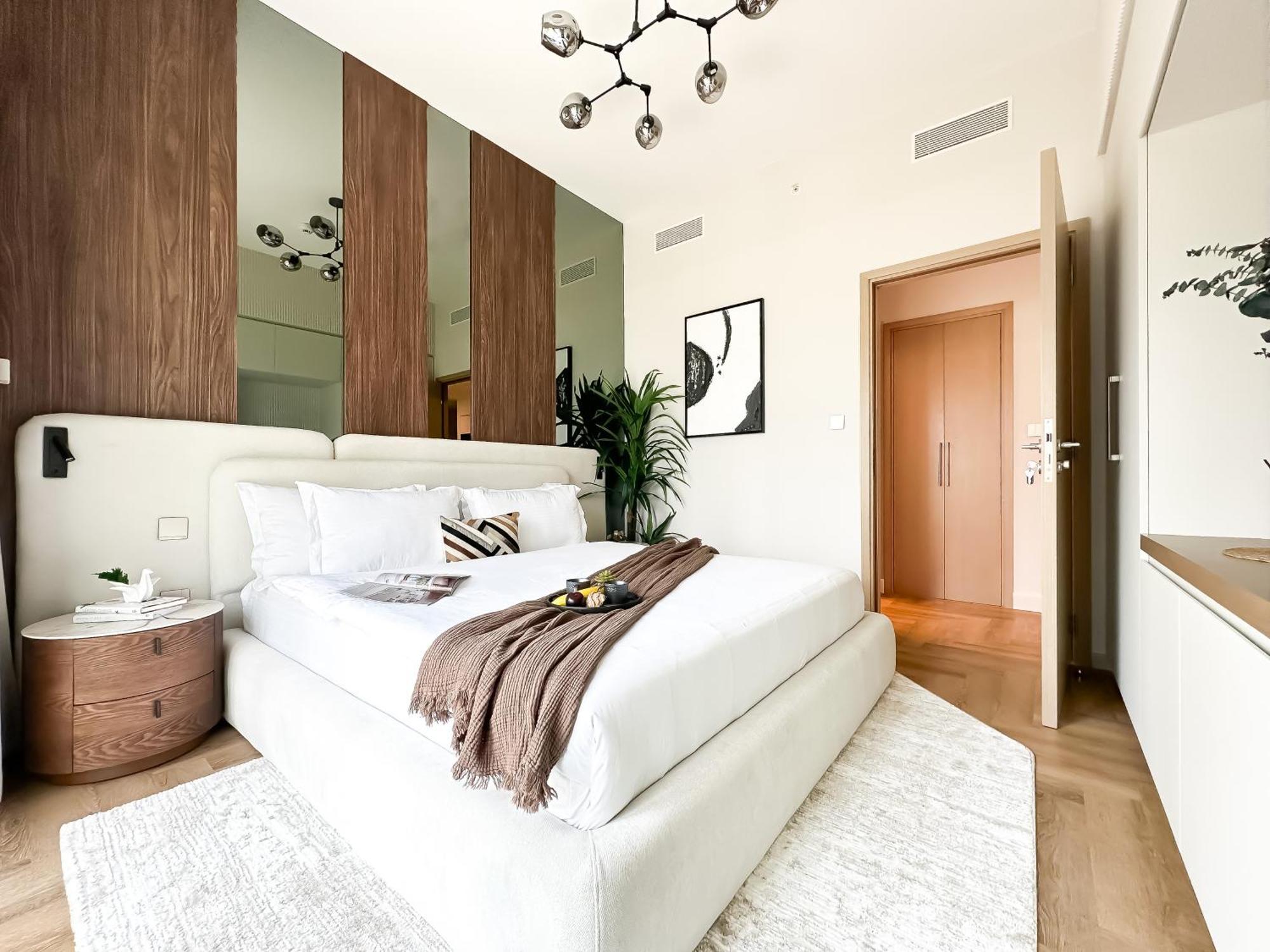 Downtown Elegance - Stylish Urban Retreat Apartment