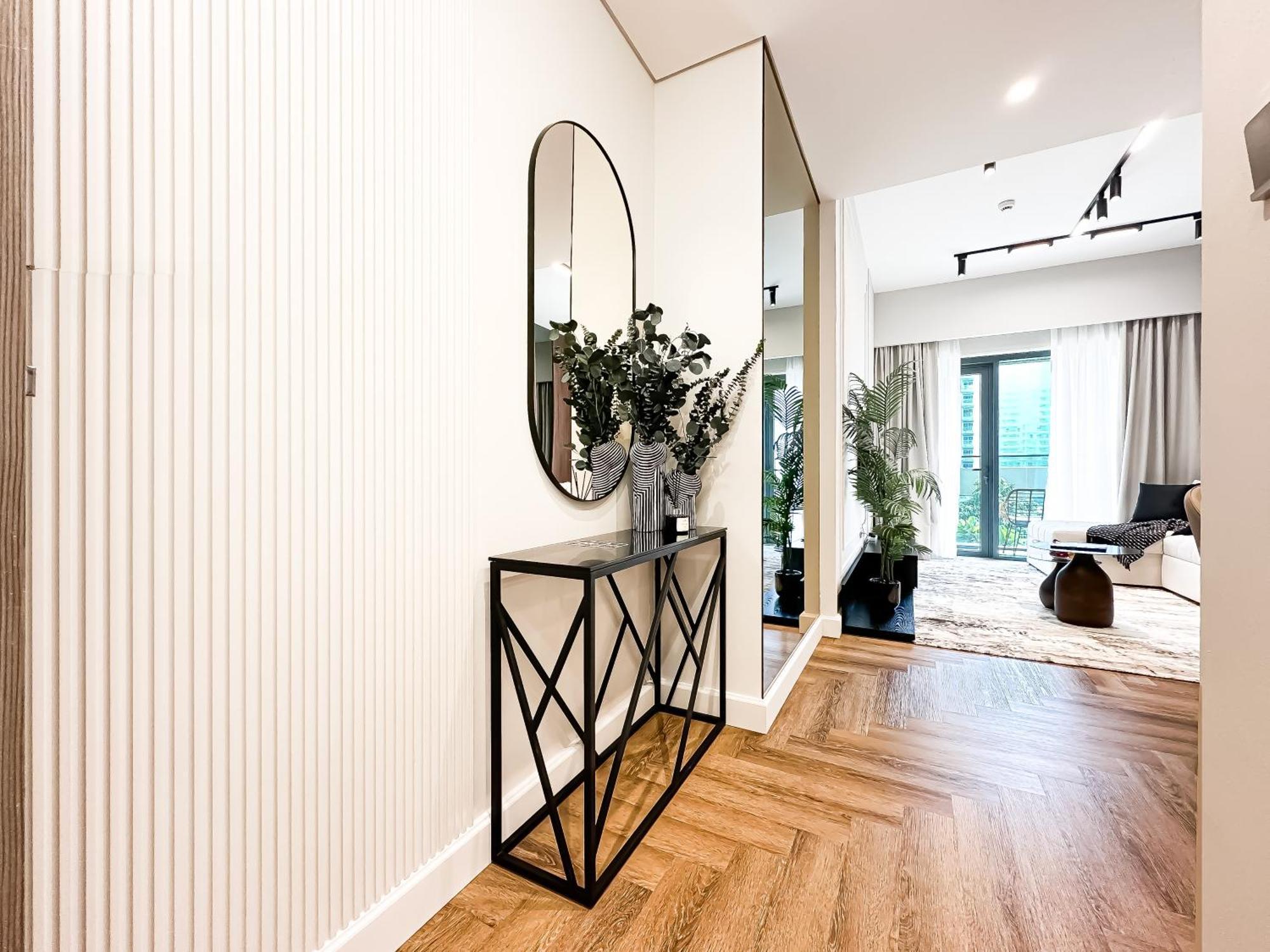 Apartment Downtown Elegance - Stylish Urban Retreat