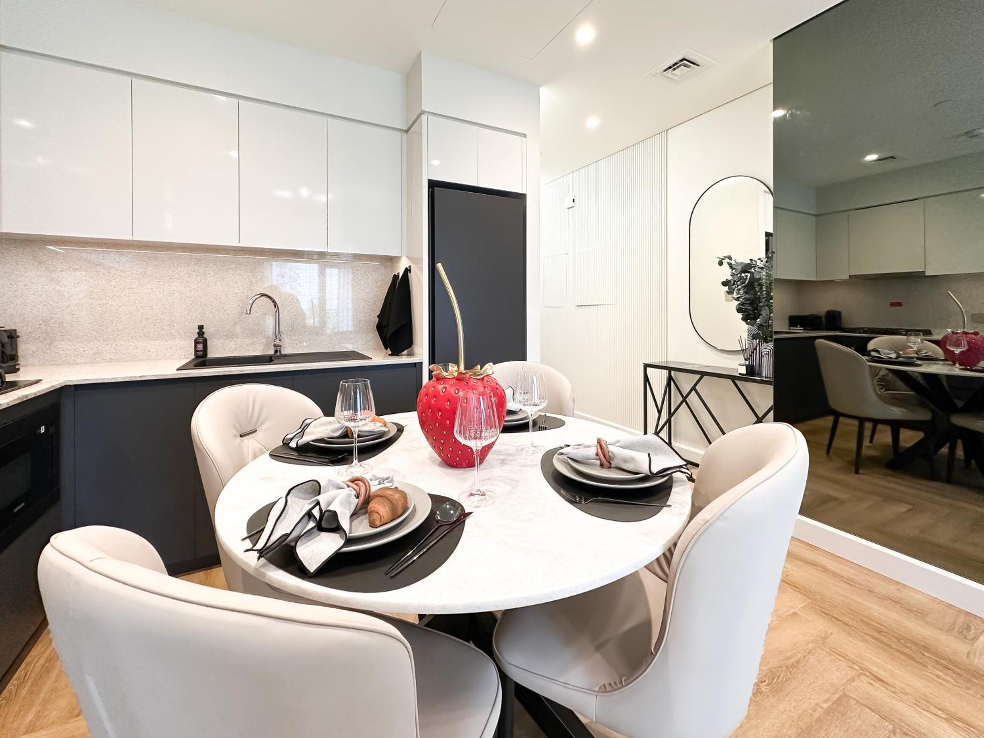 Downtown Elegance - Stylish Urban Retreat Apartment *