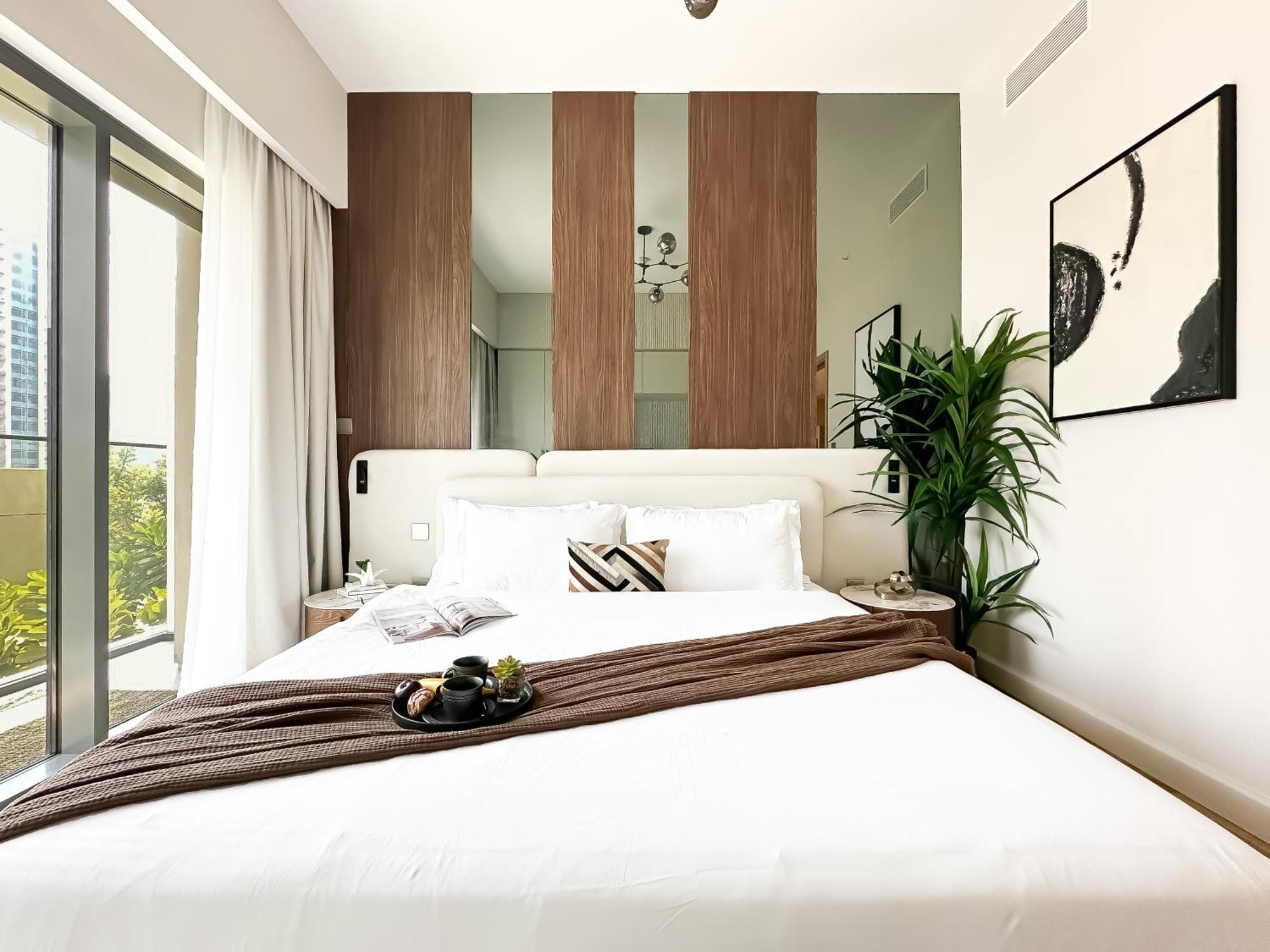 Apartment Downtown Elegance - Stylish Urban Retreat *