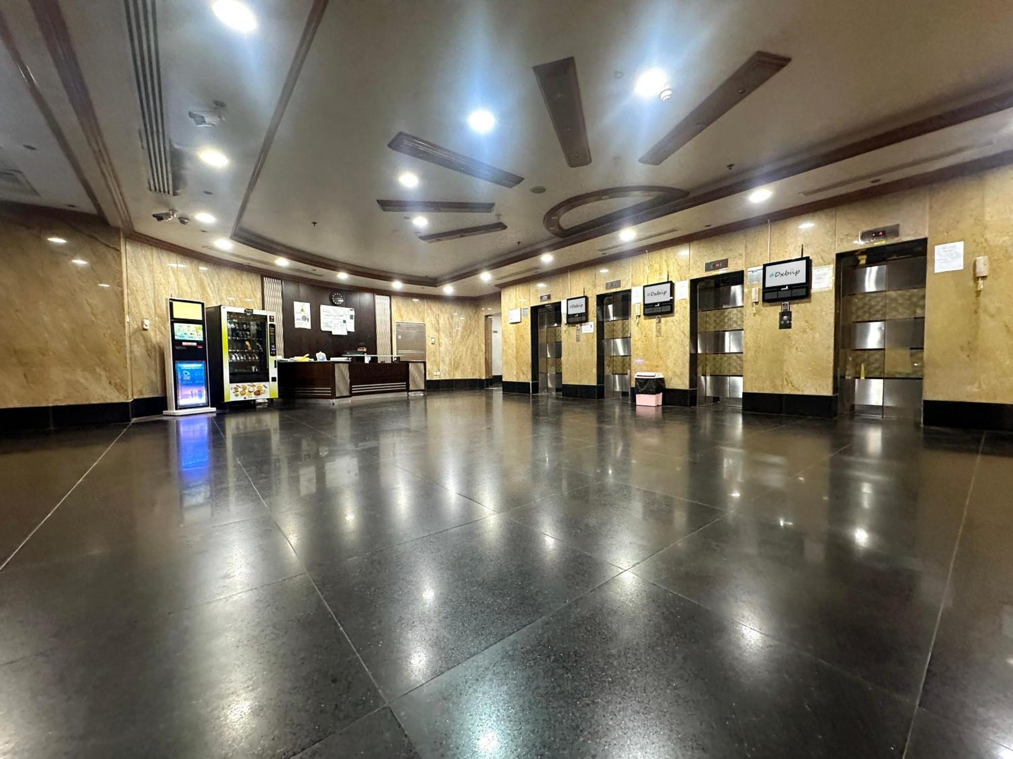 Homestay Cove Partition In Tecom Near Internet Metro Dubai