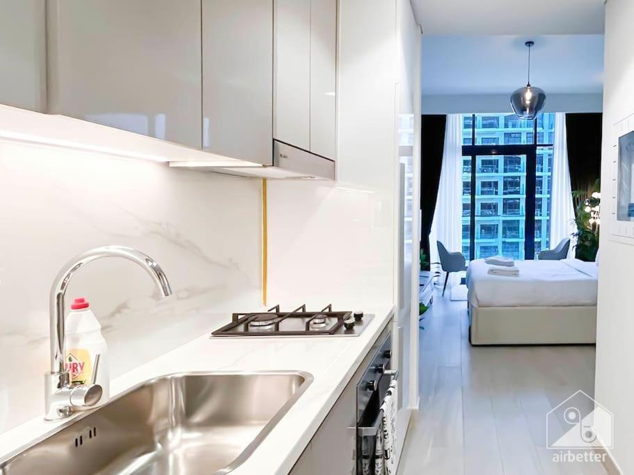 Sleek In Azizi Riviera With Modern Comforts Apartment