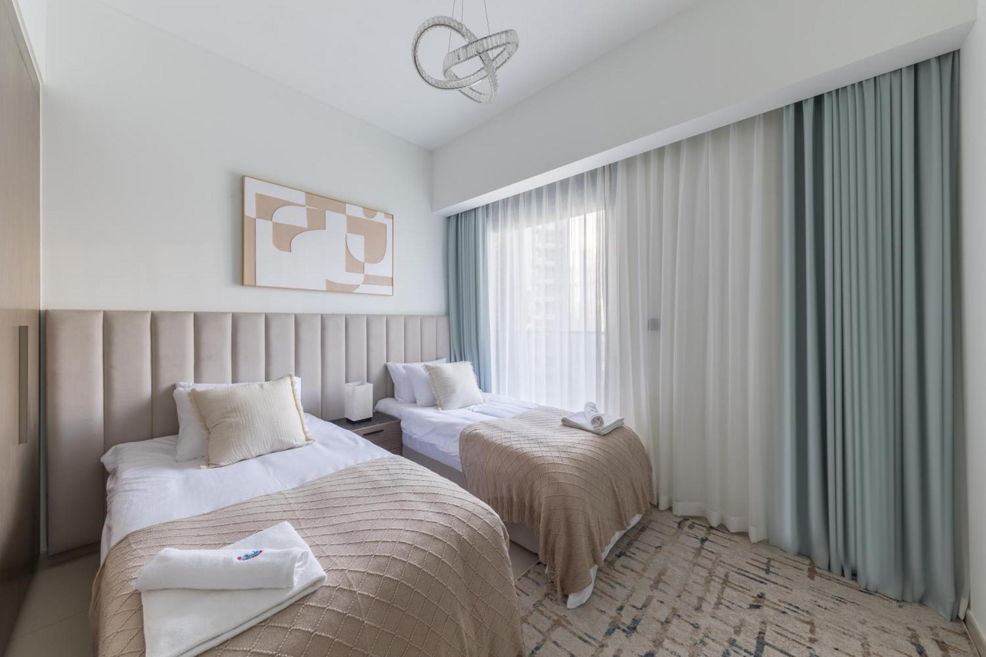 Spacious 3br Maids Burj Khalifa View