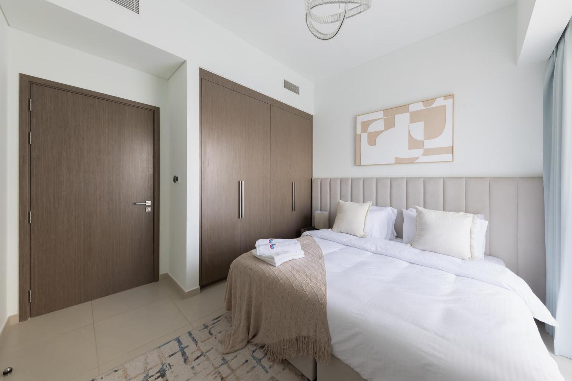 Apartment Spacious 3br Maids Burj Khalifa View