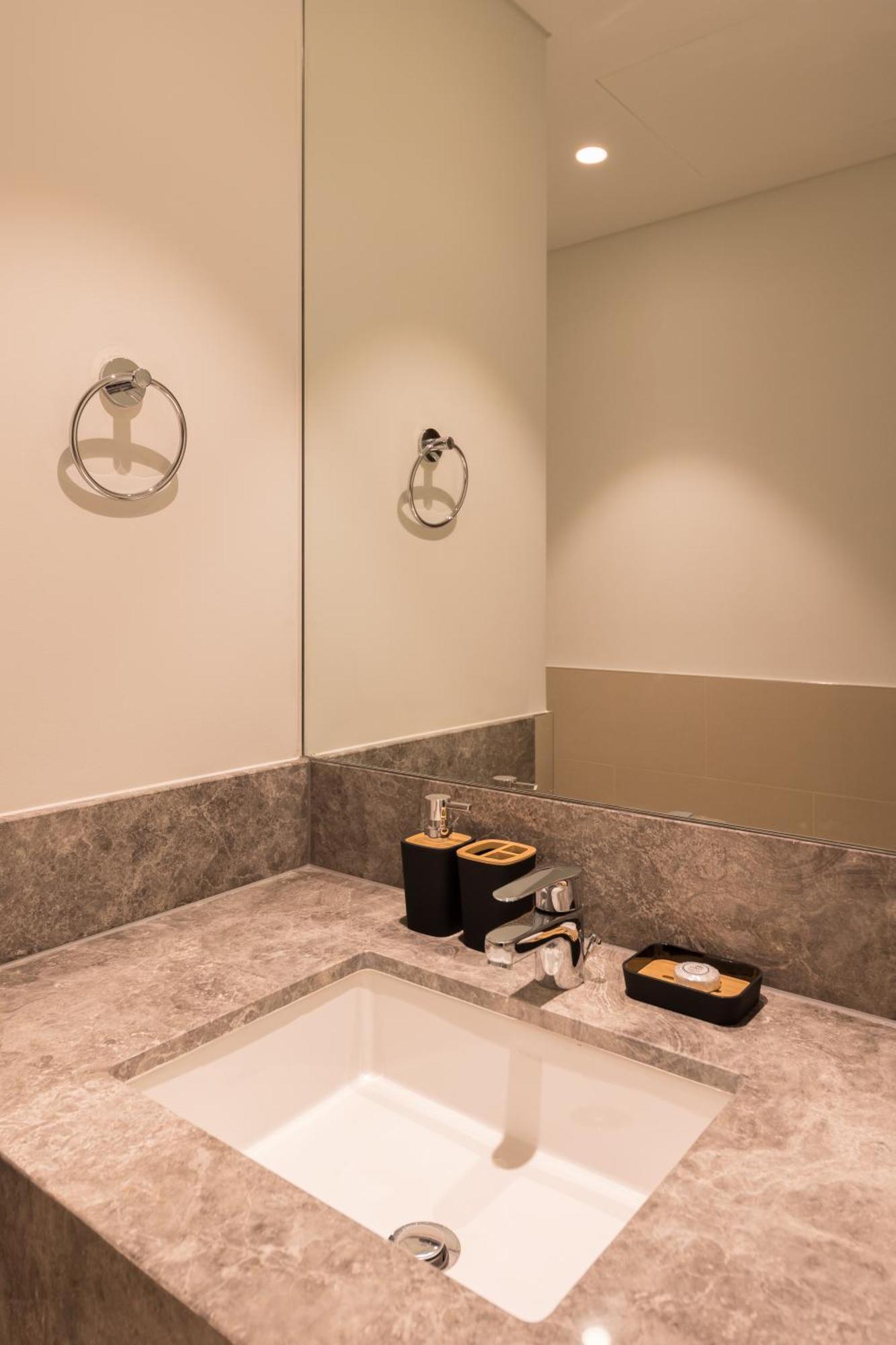 Spacious 3br Maids Burj Khalifa View Dubai