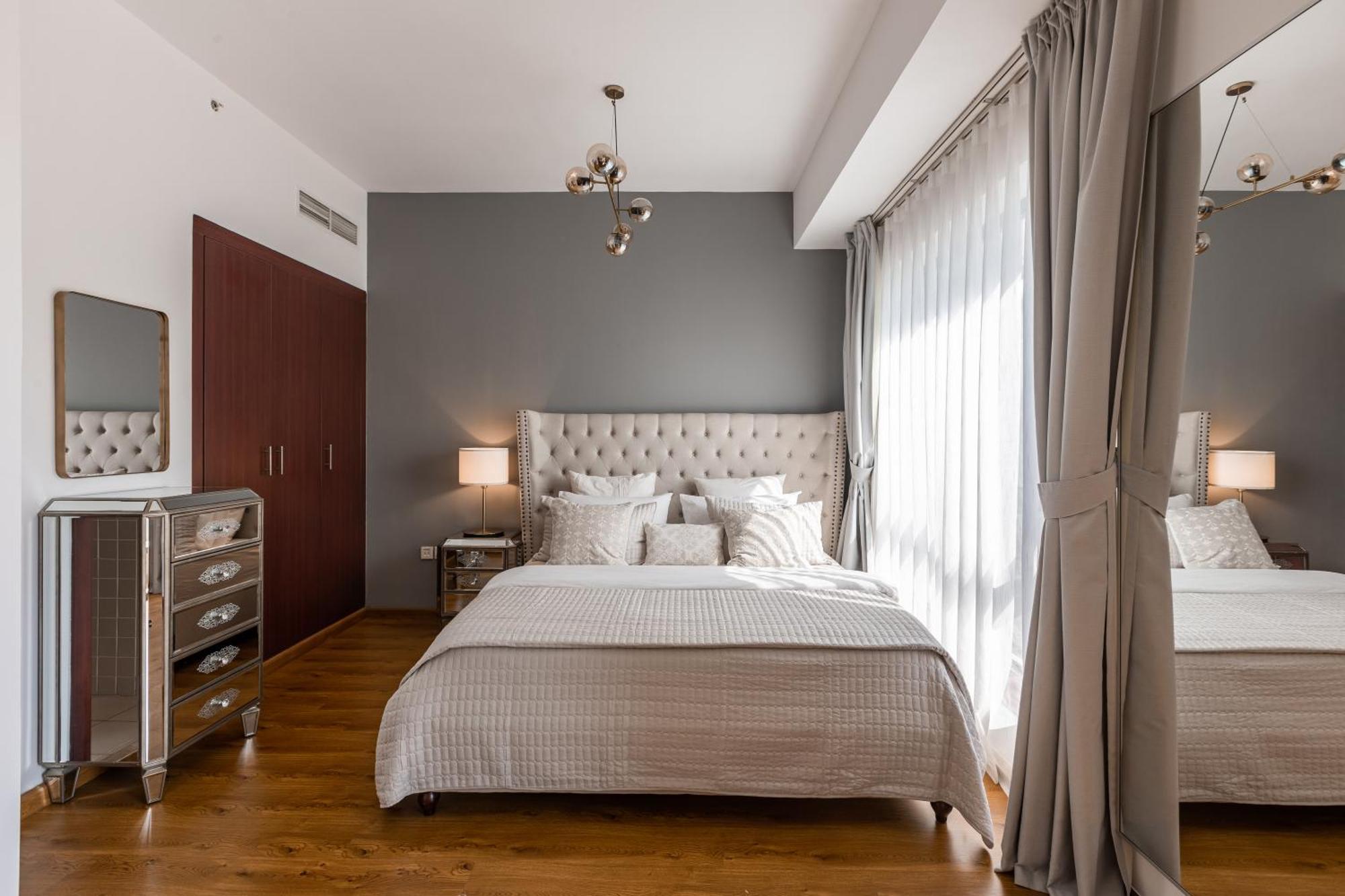 Apartment Luxury 1 Bedroom With Beautiful Marina View!