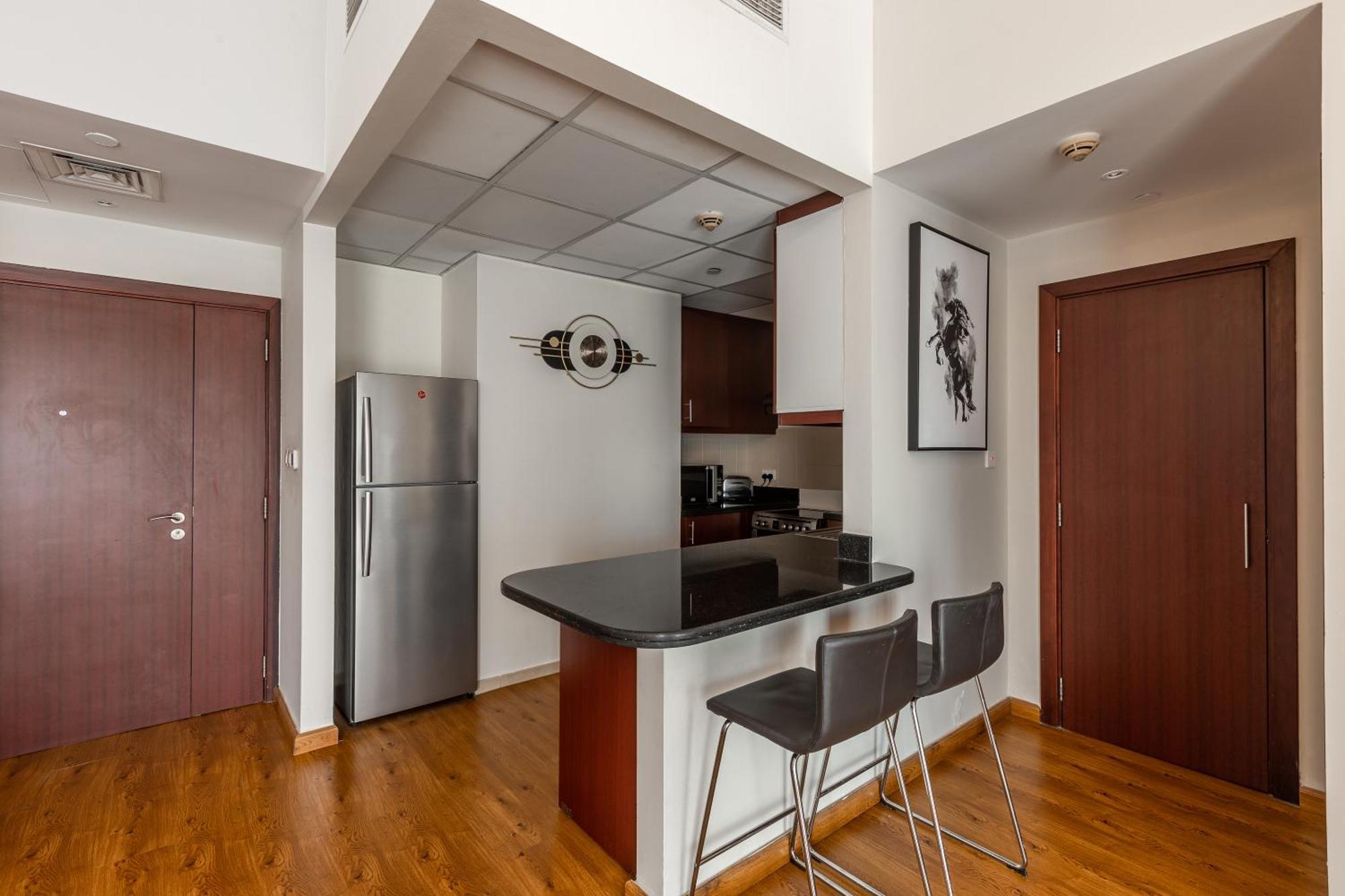 Luxury 1 Bedroom With Beautiful Marina View! * Dubai
