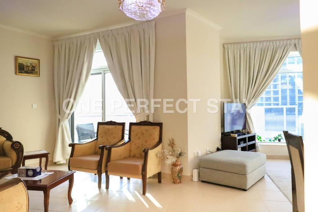 2br In Heart Of Downtown With Pool & Gym