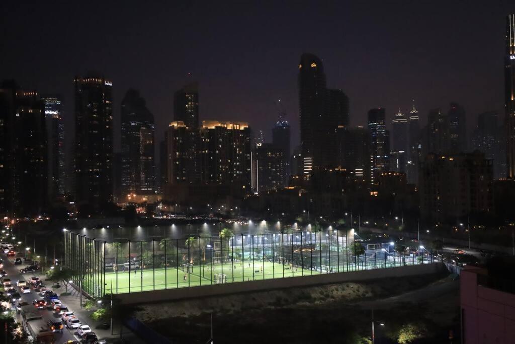 Apartment 2br In Heart Of Downtown With Pool & Gym Dubai