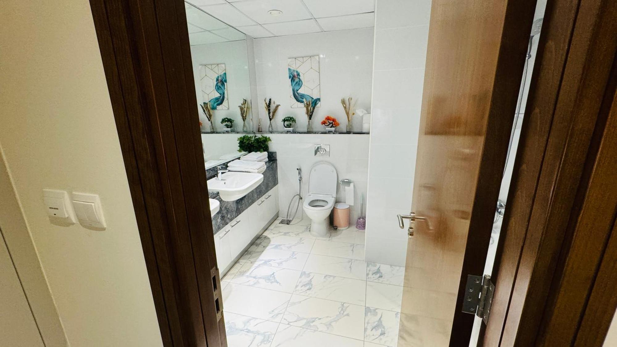 Luxurious Spacious With Breathtaking Views Spacious Burj View Luxury On High Floor Business Bay Downtown Apartment *