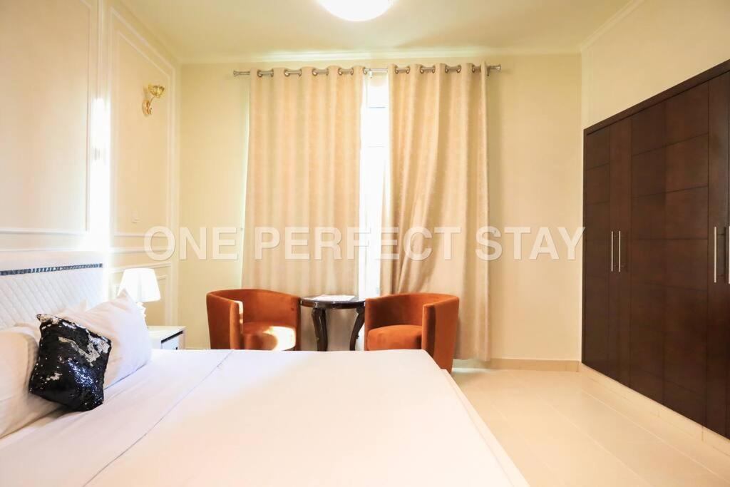 2br In Heart Of Downtown With Pool & Gym * Dubai