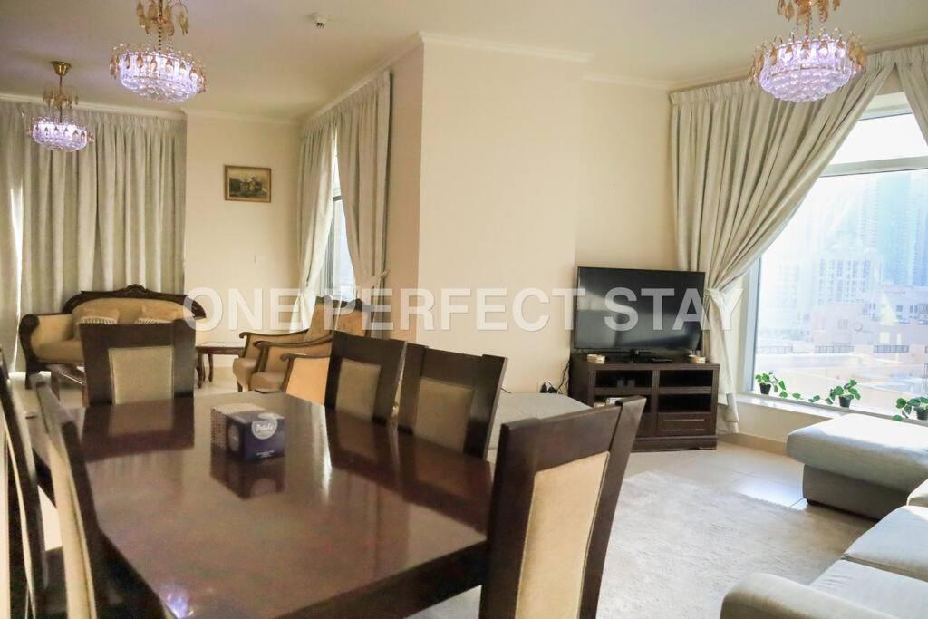2br In Heart Of Downtown With Pool & Gym * Dubai