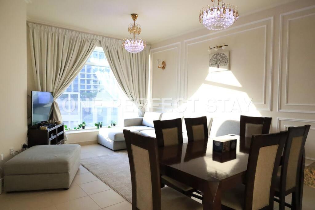 Apartment 2br In Heart Of Downtown With Pool & Gym