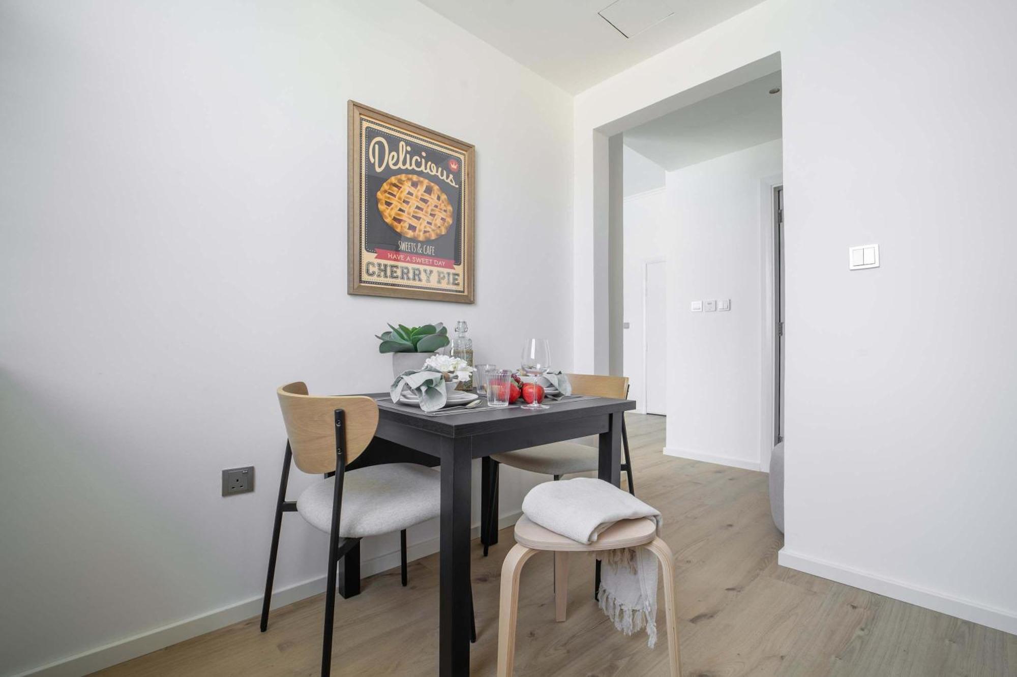 Frank Porter - Dec Tower 3 Apartment
