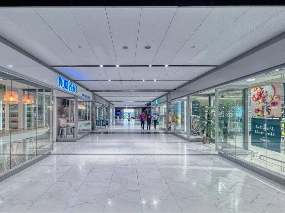 Apartment First Class 1br Luxurious Difc Retreat Dubai