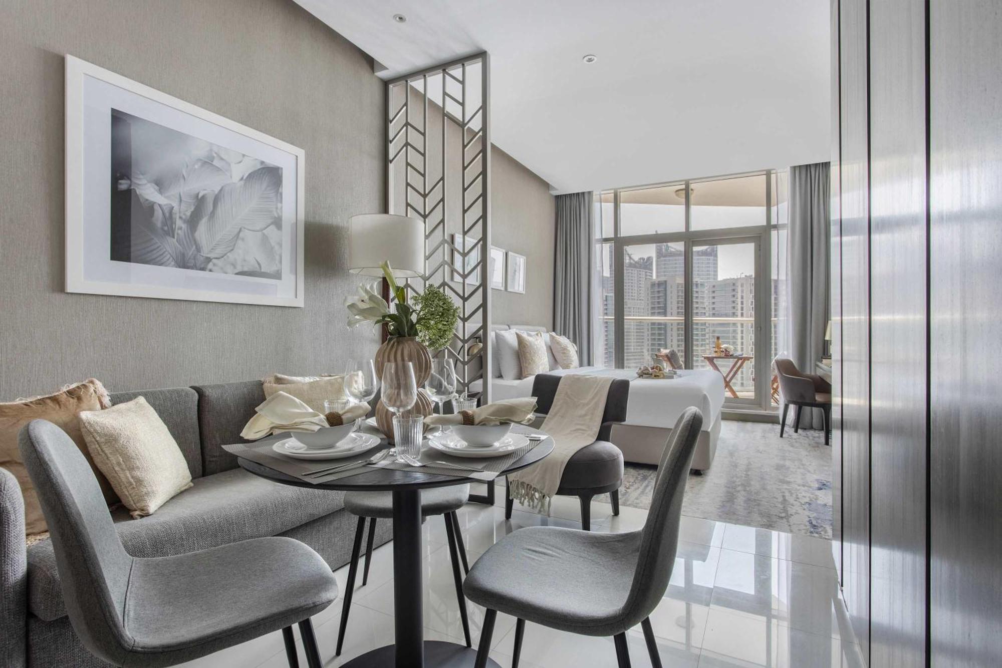 Frank Porter - Damac Prive A Apartment Dubai
