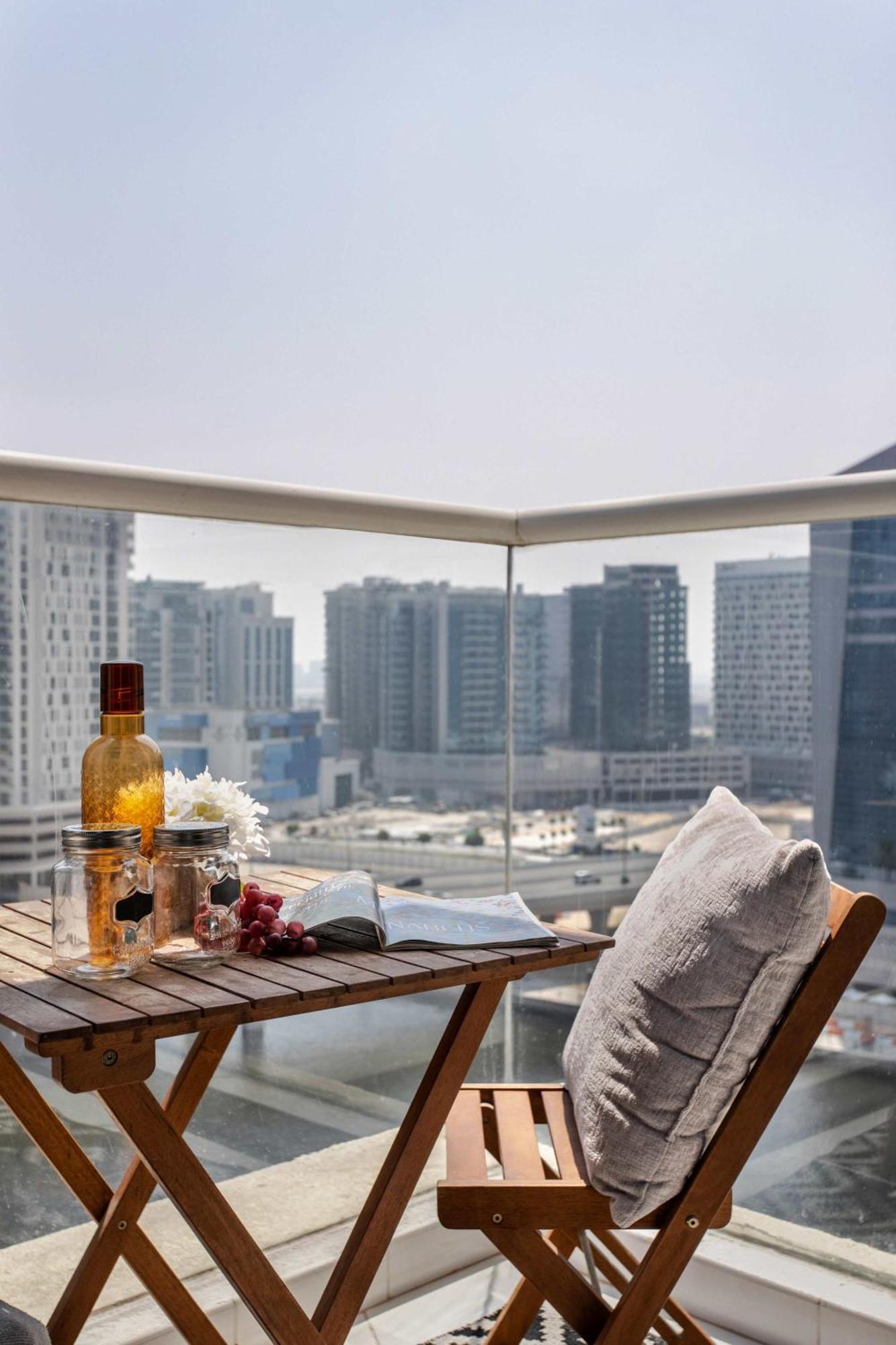 Frank Porter - Damac Prive A