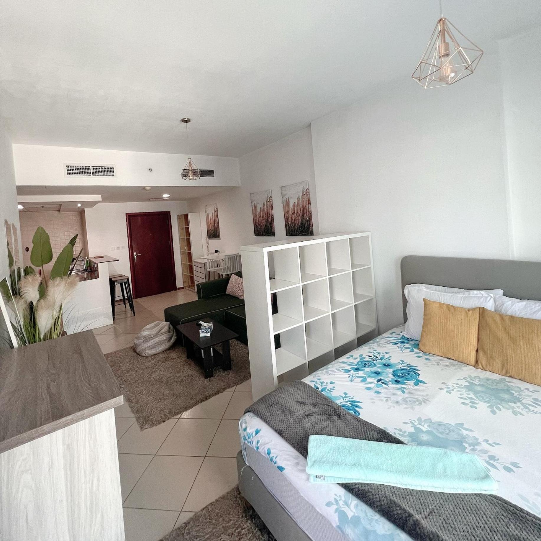 Fully Furnished Marina View - 1 Bedroom Apartment Dubai