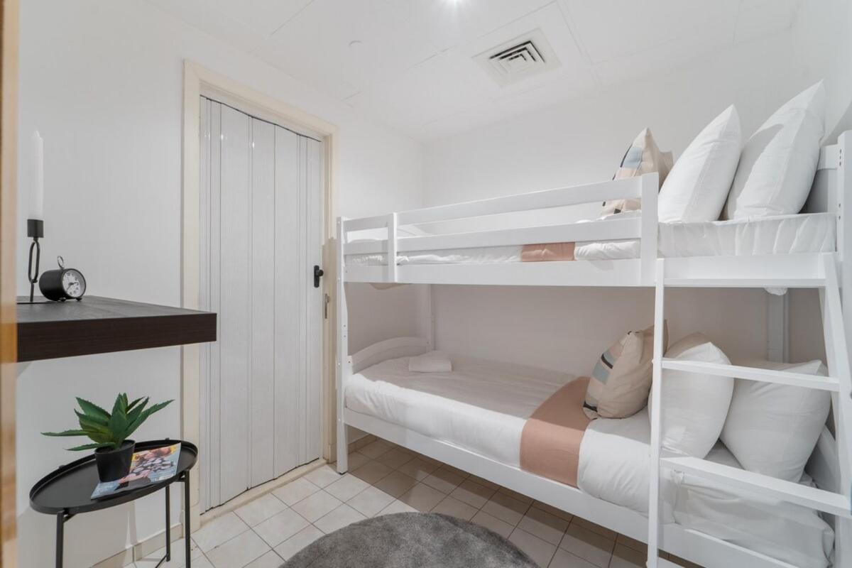 Stylish 3-bedroom In Palm Jumeirah * Dubai