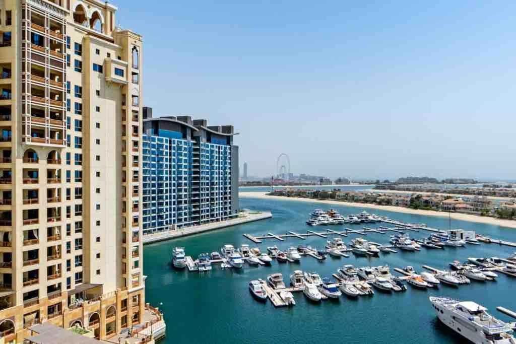 Holiday home Stylish 3-bedroom In Palm Jumeirah *