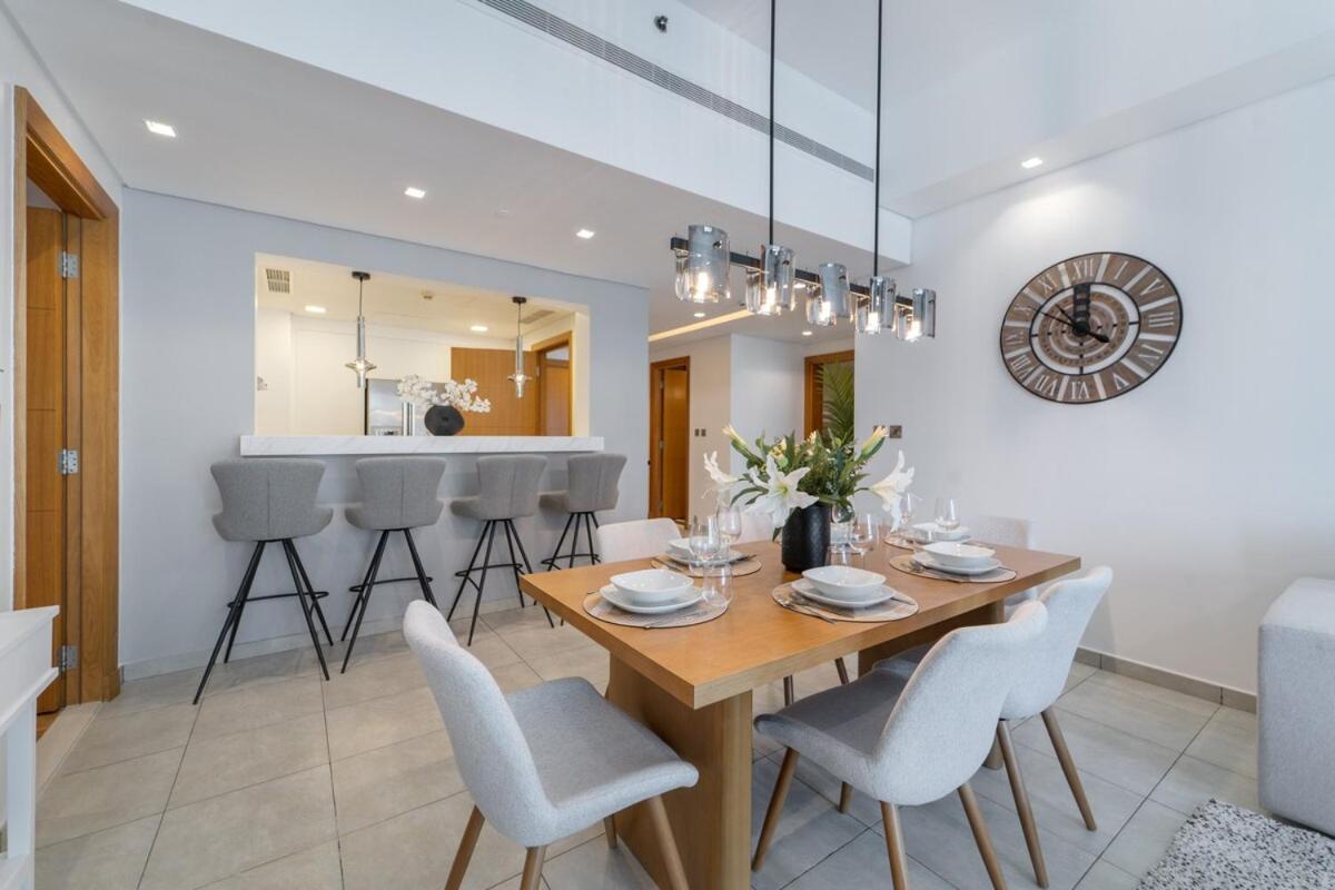 Stylish 3-bedroom In Palm Jumeirah Dubai