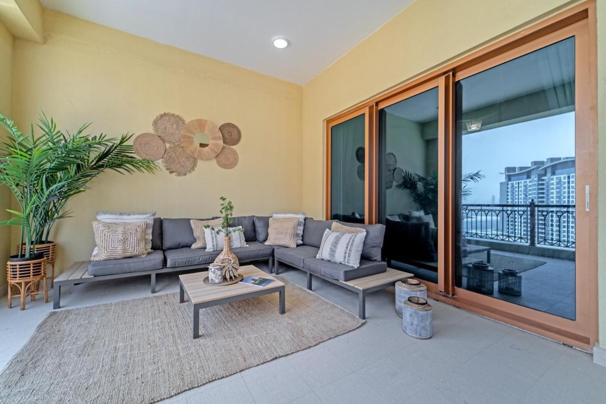 Stylish 3-bedroom In Palm Jumeirah Dubai