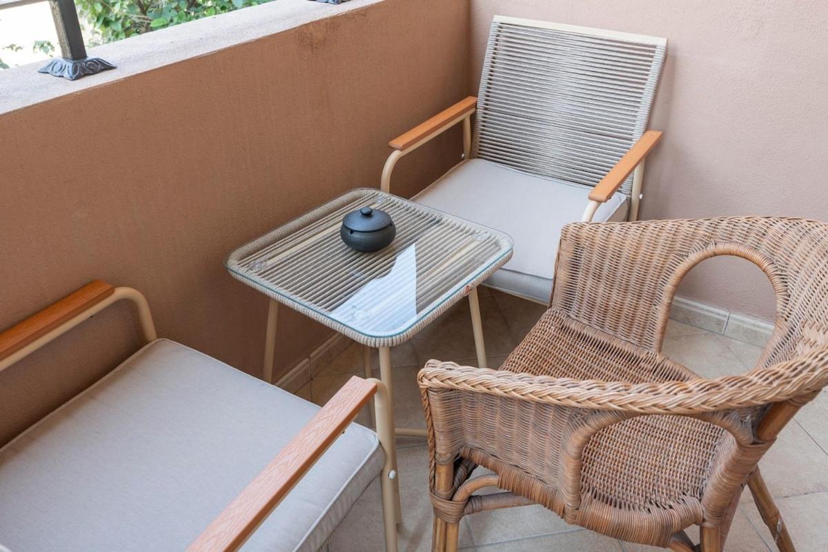 Apartment Cozy 1-bedroom For 5 In Motor City!