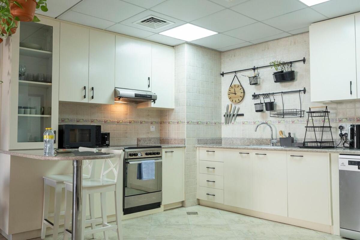 Cozy 1-bedroom For 5 In Motor City! * Dubai