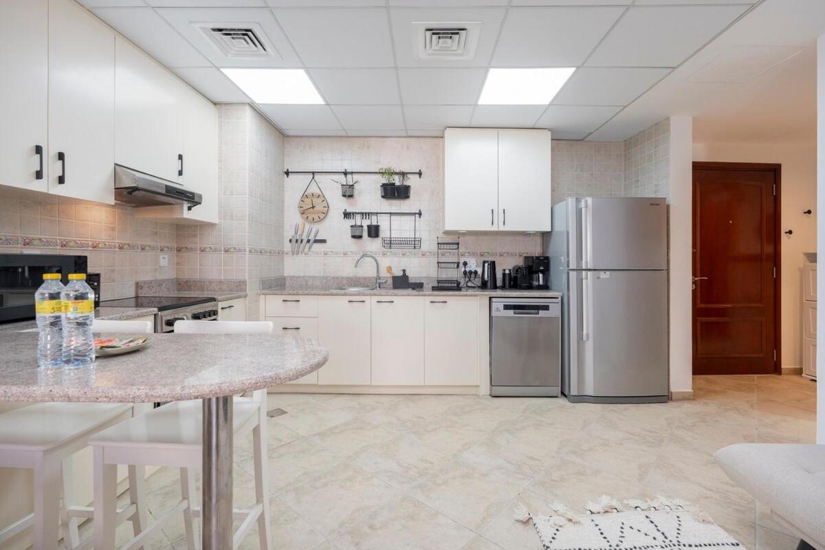 Apartment Cozy 1-bedroom For 5 In Motor City! *