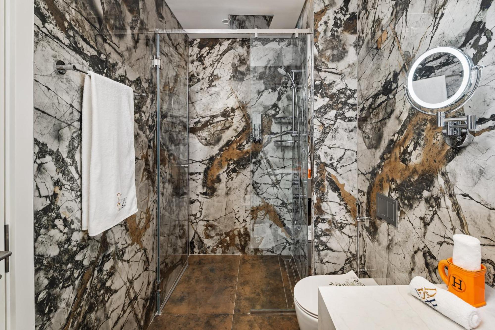 Luxury, Spacious In Creek Harbour - By Dustay