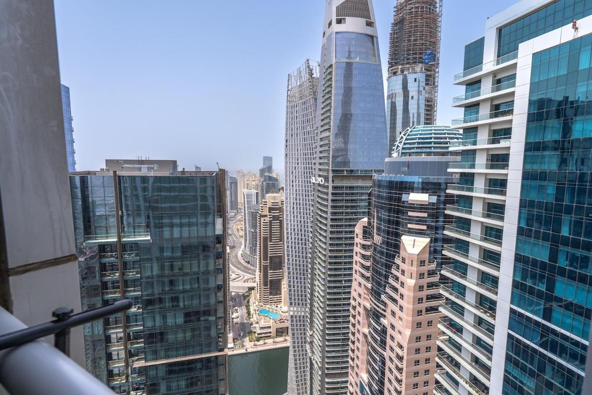 Apartment Dazzling 2-bedrooms With Eye-catching Artwork In Marina! Dubai
