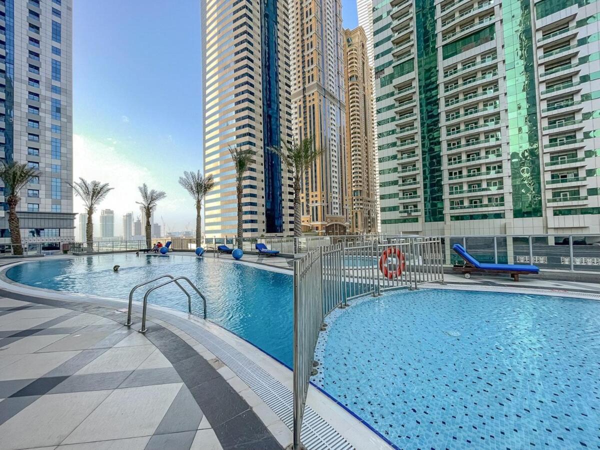 Dazzling 2-bedrooms With Eye-catching Artwork In Marina! Dubai