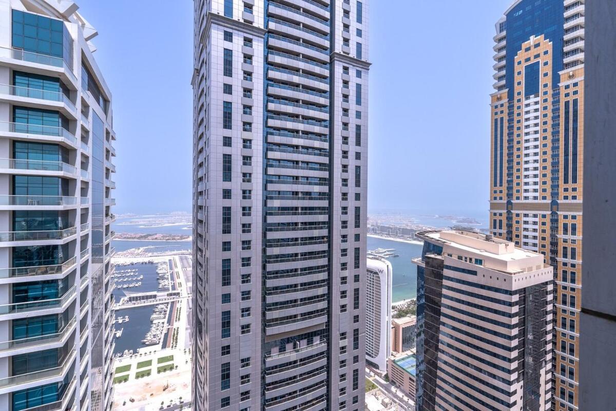 Dazzling 2-bedrooms With Eye-catching Artwork In Marina! Apartment *