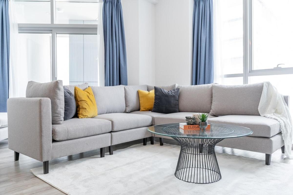 Dazzling 2-bedrooms With Eye-catching Artwork In Marina! Dubai