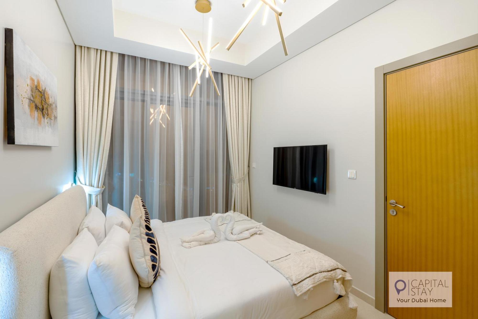 Capital - 2 Bed In Business Bay Apartment