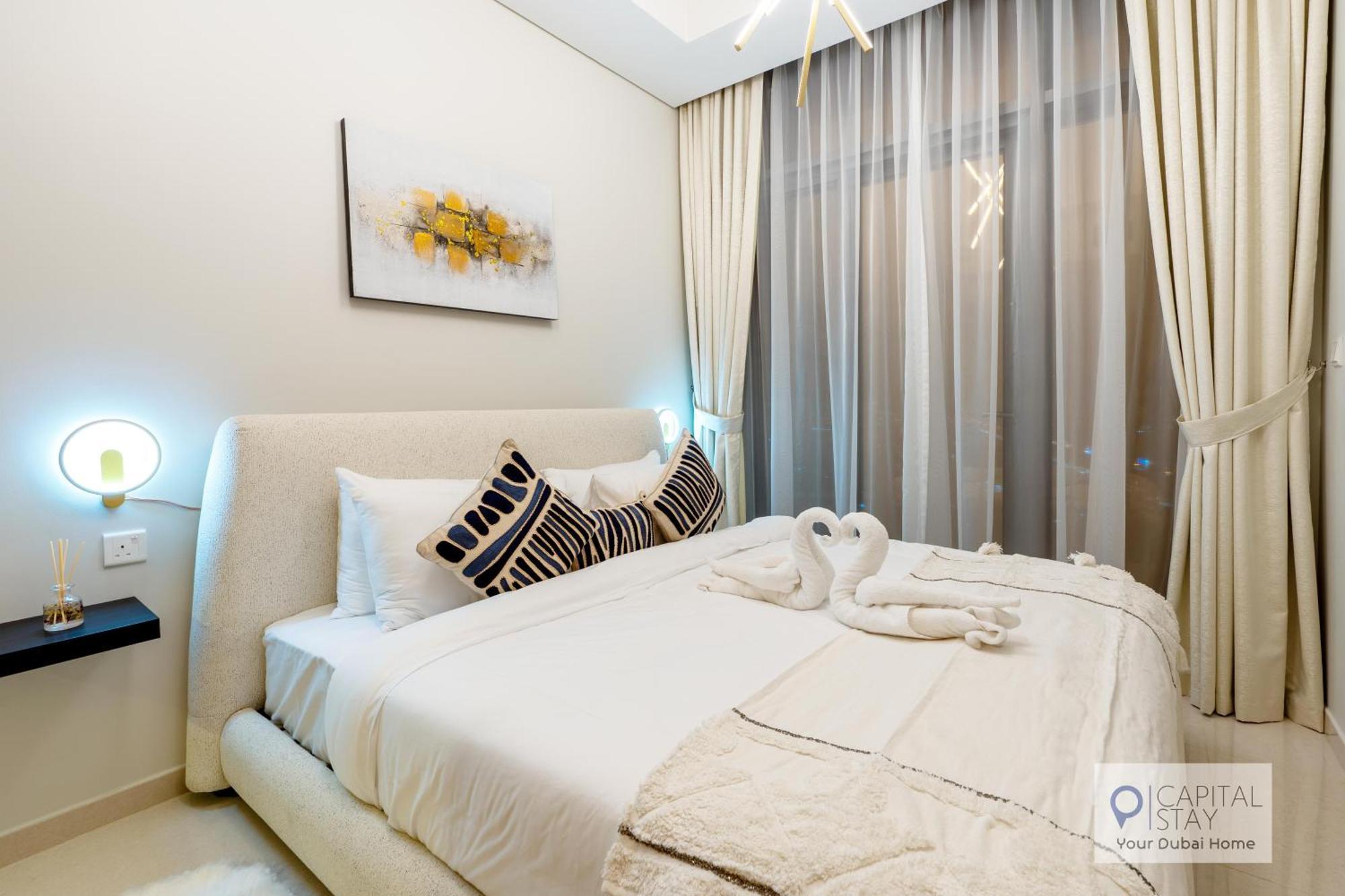 Capital - 2 Bed In Business Bay Apartment *