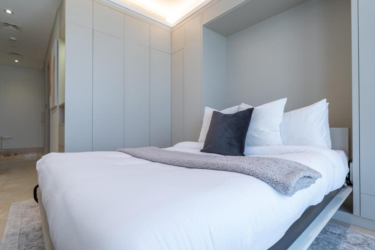 3 Bedroom That's Sleeps 5 With Amazing View In Palm Jumeirah Dubai