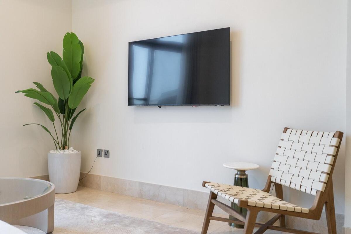 3 Bedroom That's Sleeps 5 With Amazing View In Palm Jumeirah Apartment Dubai