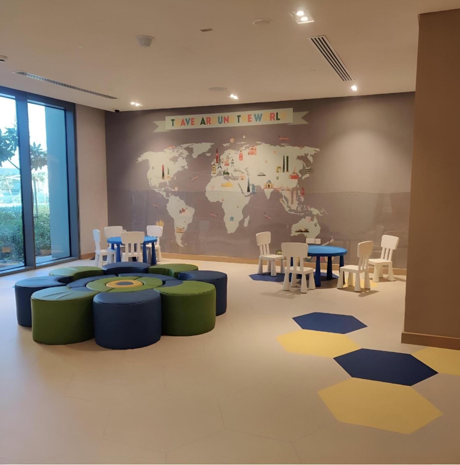 Apartment Family Apt - Huge Terrace & Playground Access