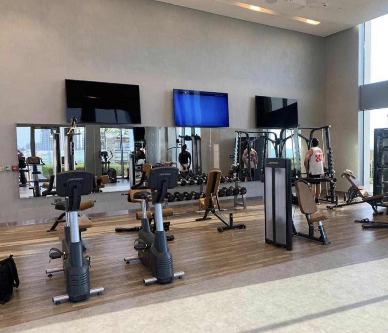 Family Apt - Huge Terrace & Playground Access Dubai