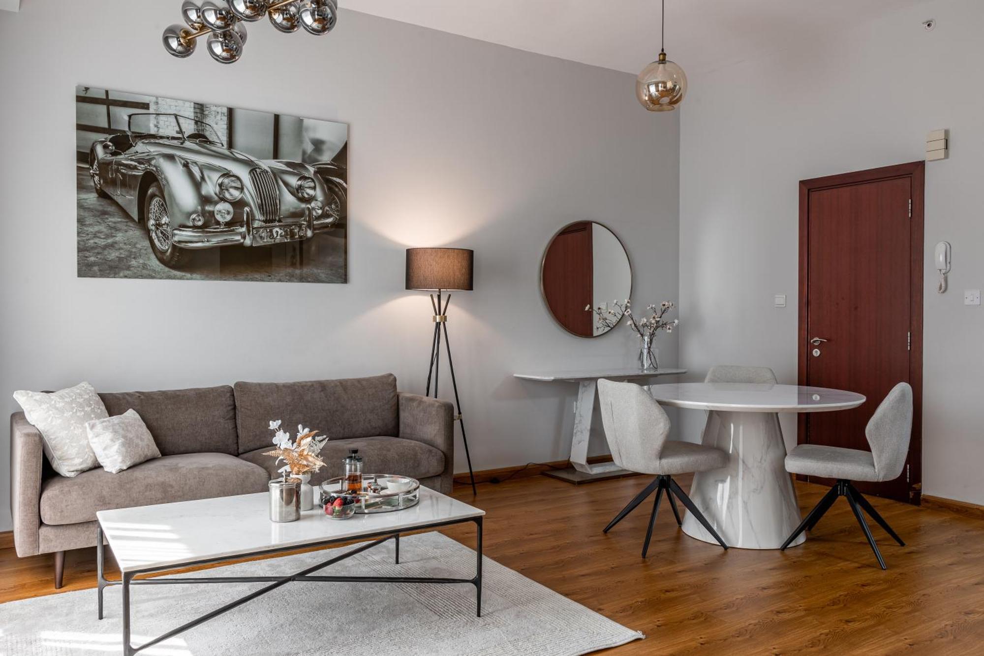 Apartment Luxury 1 Bedroom With Beautiful Marina View!