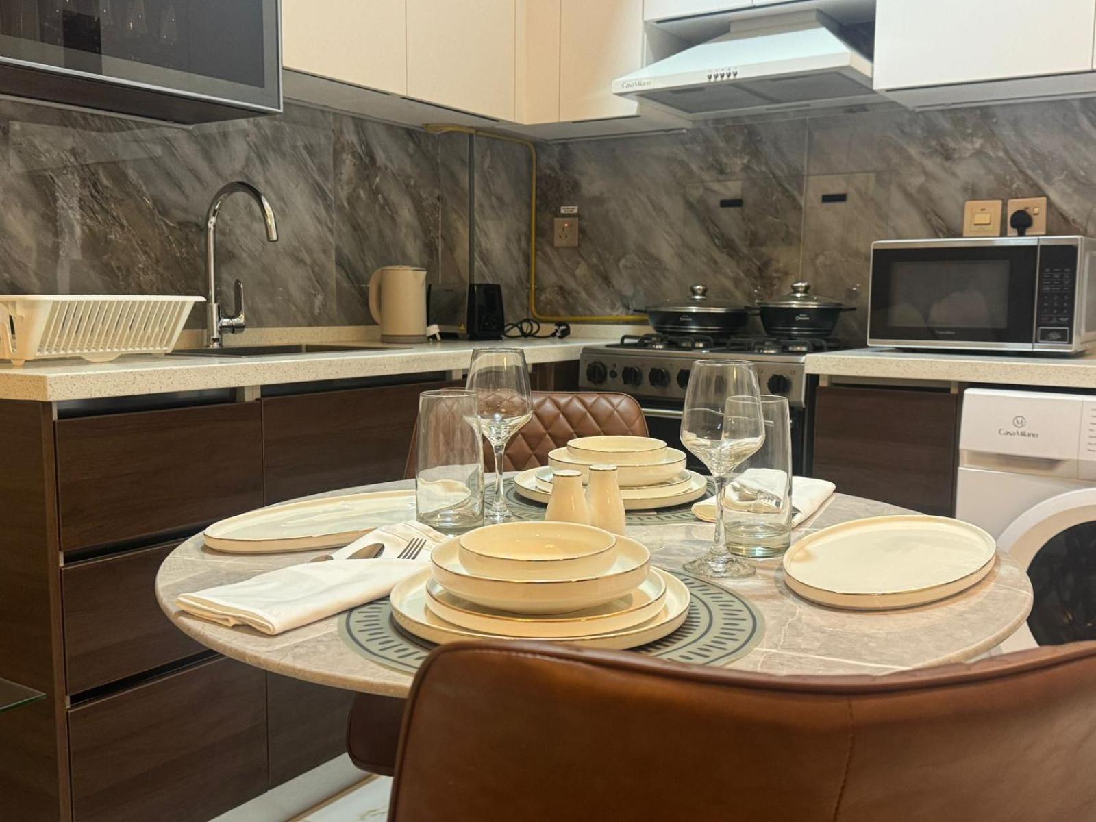 Jwelz By Danube Apartment *