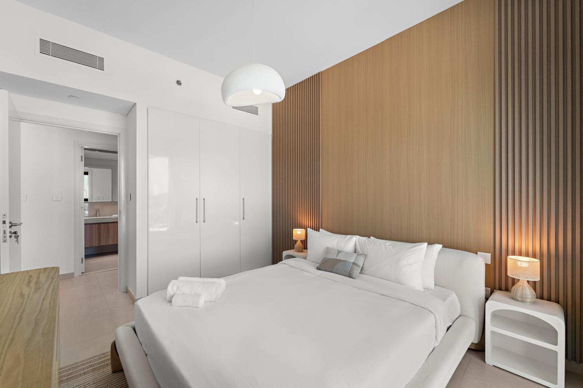 Modern 1bed Less Than 2km Walk From Burj Khalifa Apartment