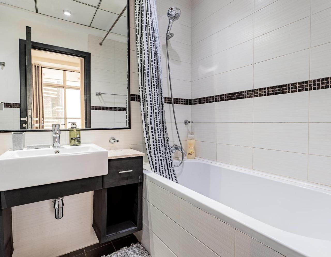 Ultra-chic 1br Near Marina & Walk Dubai