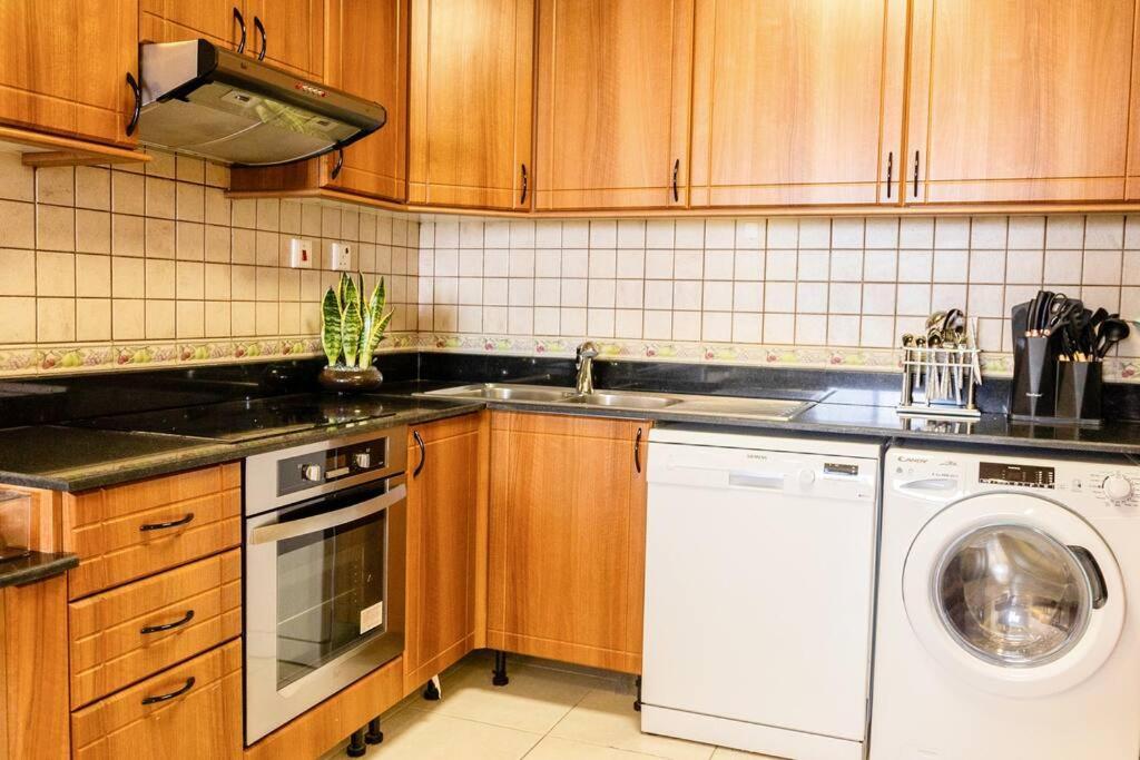 Lux Two Br W Sea Views From In Marina Dubai
