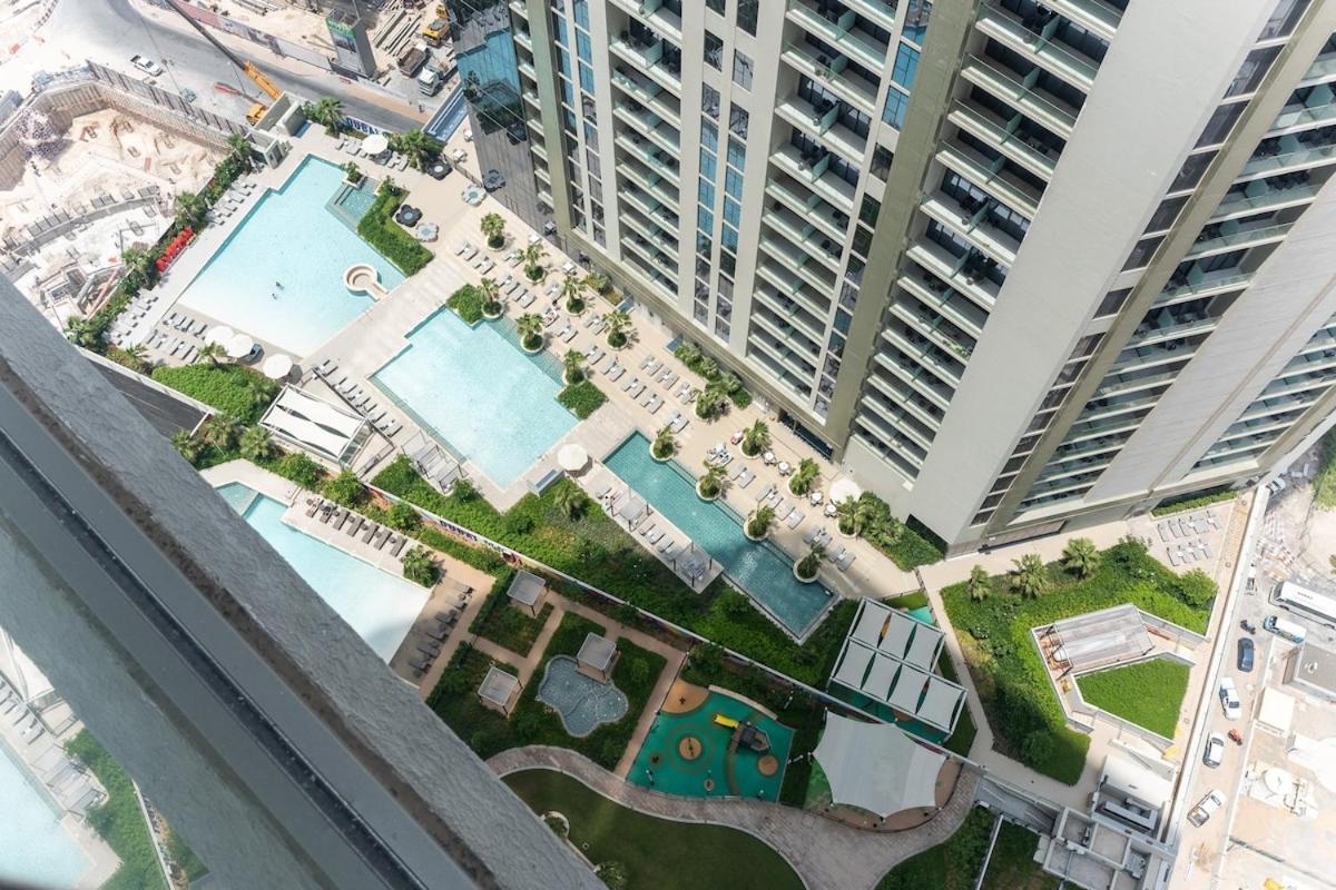 Apartment Glamorous 2-bedroom With Skyline Views In Business Bay *