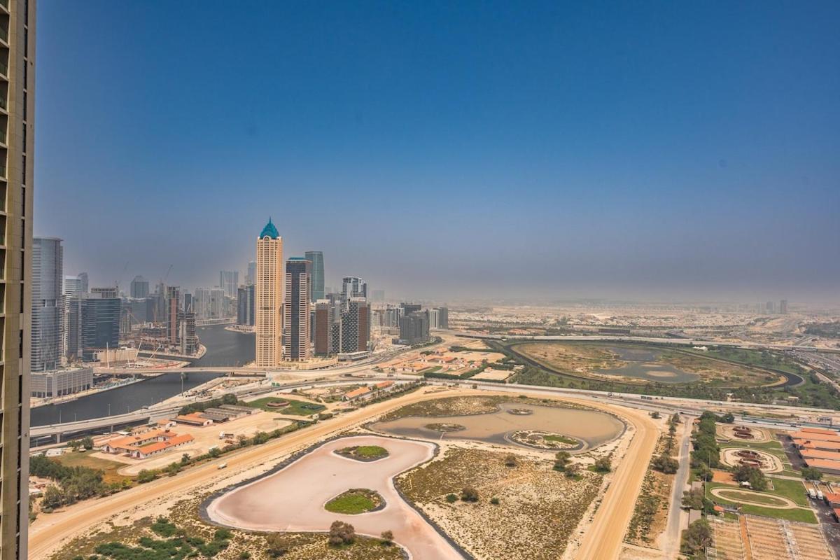 Glamorous 2-bedroom With Skyline Views In Business Bay Apartment Dubai