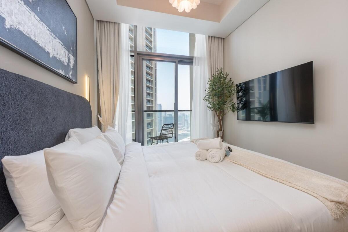 Apartment Glamorous 2-bedroom With Skyline Views In Business Bay *