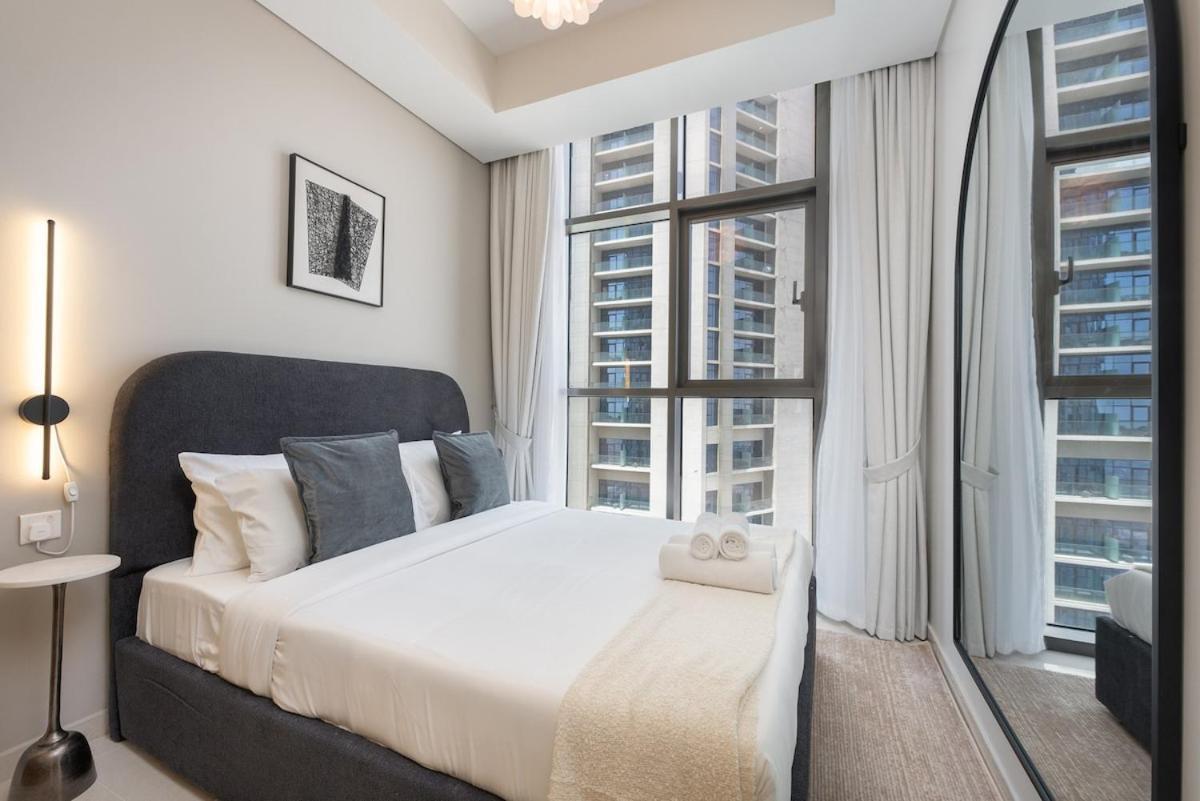 Apartment Glamorous 2-bedroom With Skyline Views In Business Bay Dubai